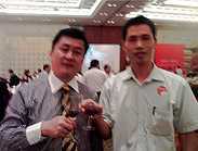 卜蜂莲花总裁和土大妈总经理合影