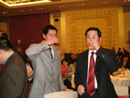 广东省家禽行业协会会长肖智远先生与土大妈总经理合影