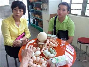广州百岁天赵小姐与同事到礼盒鸡蛋土大妈公司