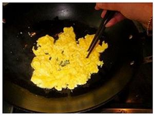 土鸡蛋土大妈的烹饪方法介绍